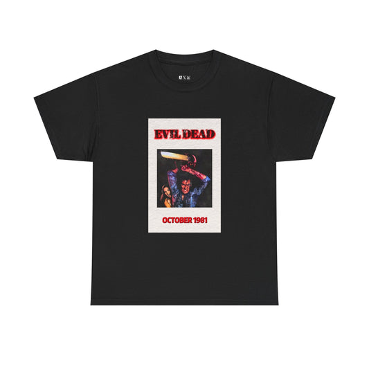 Evil Dead unisex heavyweight tee shirt featuring Ash in a frenzied battle stance channeling raw terror and blood soaked grit. Marked with October 1981, it’s not just apparel—it’s a shrine to the night horror history was written.